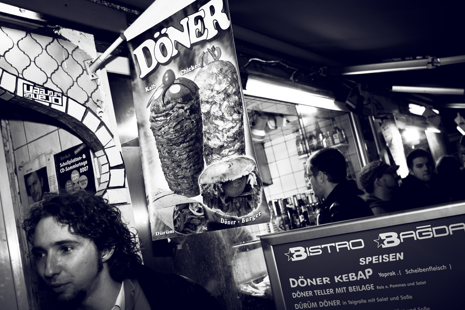 Sexy Döner Party im Dönerfachgeschäft Bagdad Berlin Kreuzberg (30.07. ...